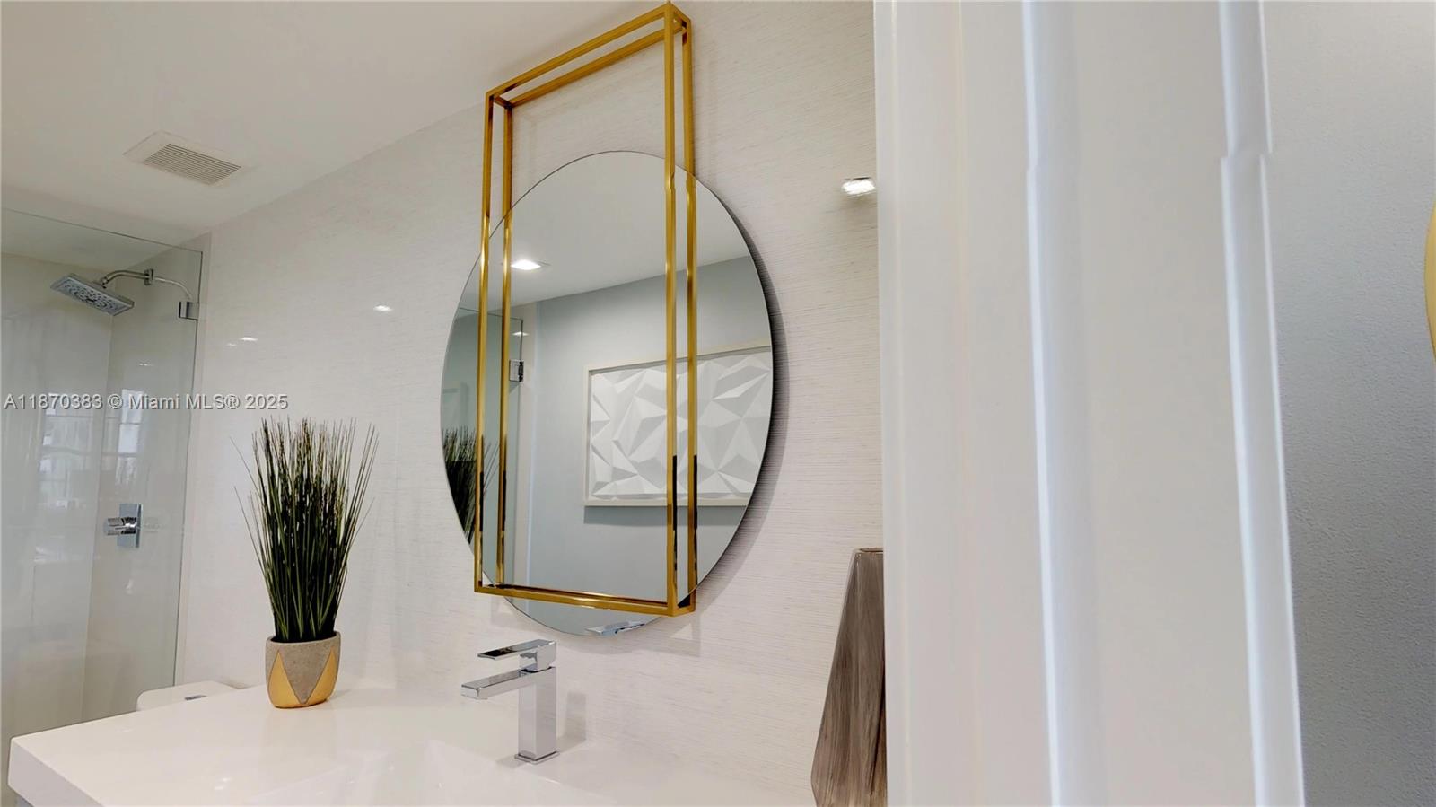 5601 Collins Ave # 1225