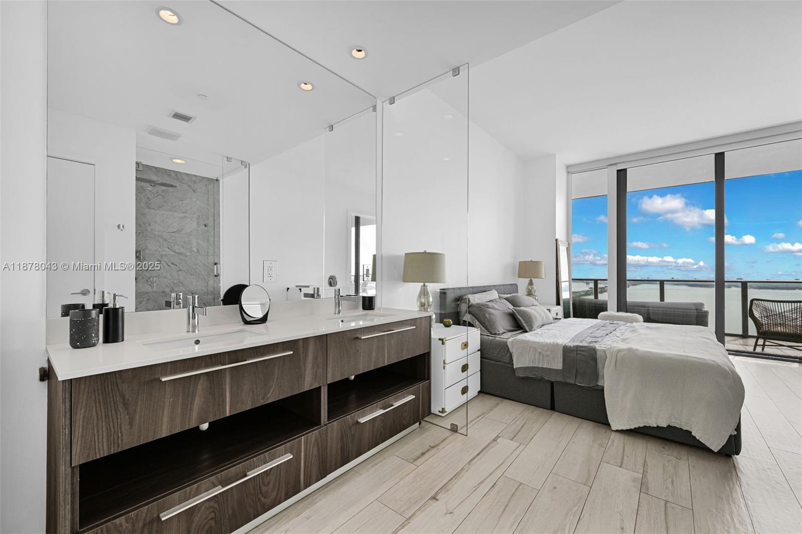 480 NE 31st St # 3806