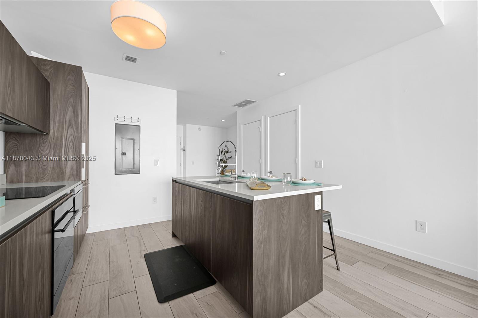 480 NE 31st St # 3806