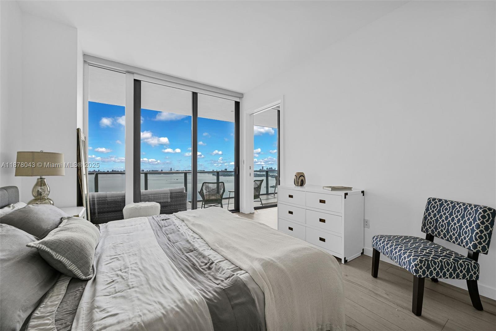 480 NE 31st St # 3806