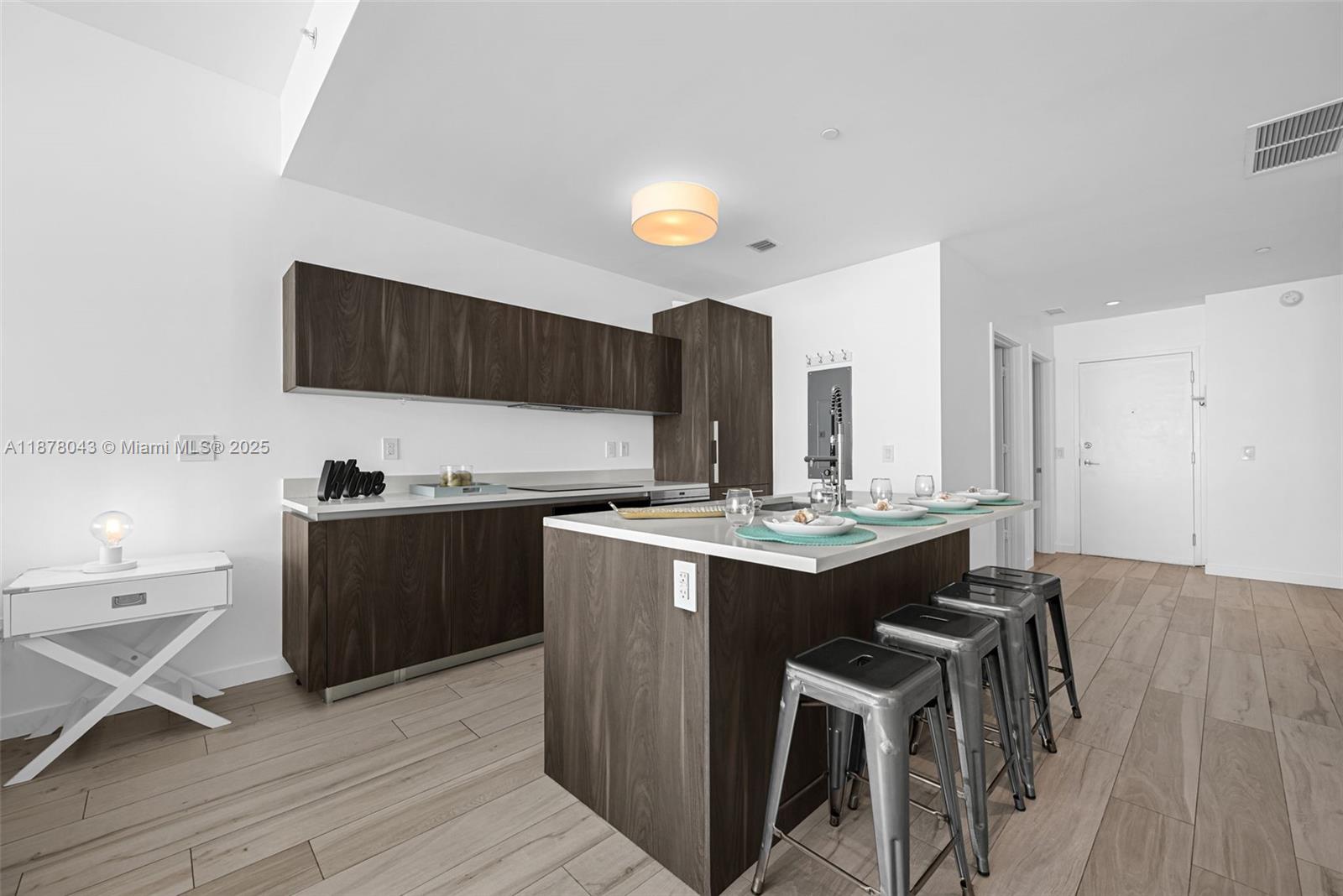 480 NE 31st St # 3806