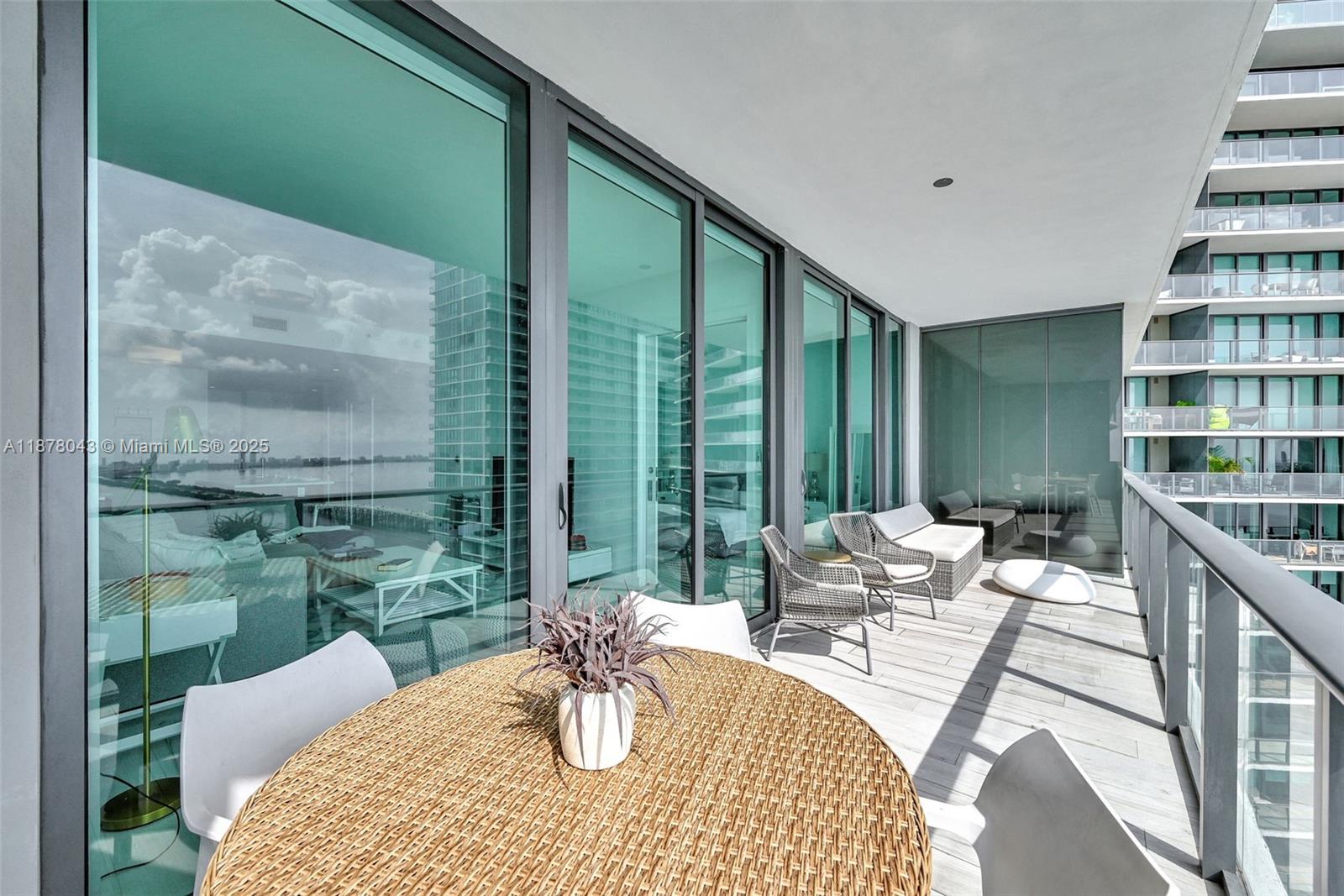 480 NE 31st St # 3806