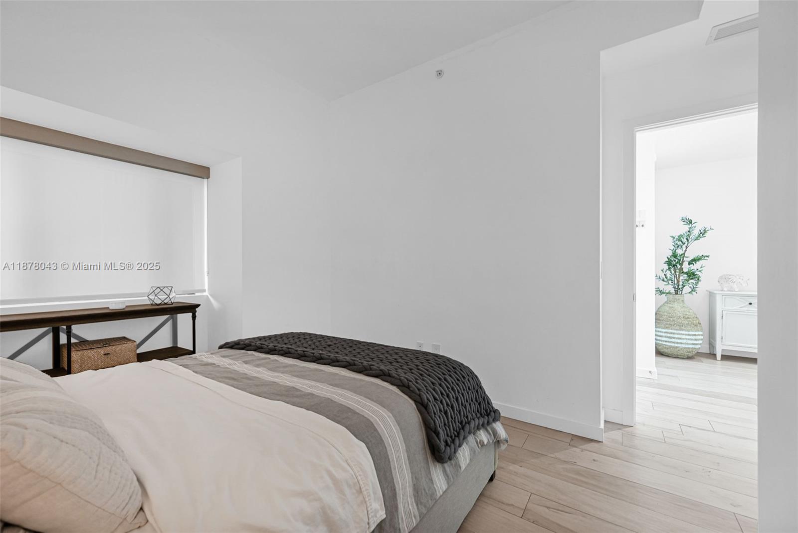 480 NE 31st St # 3806