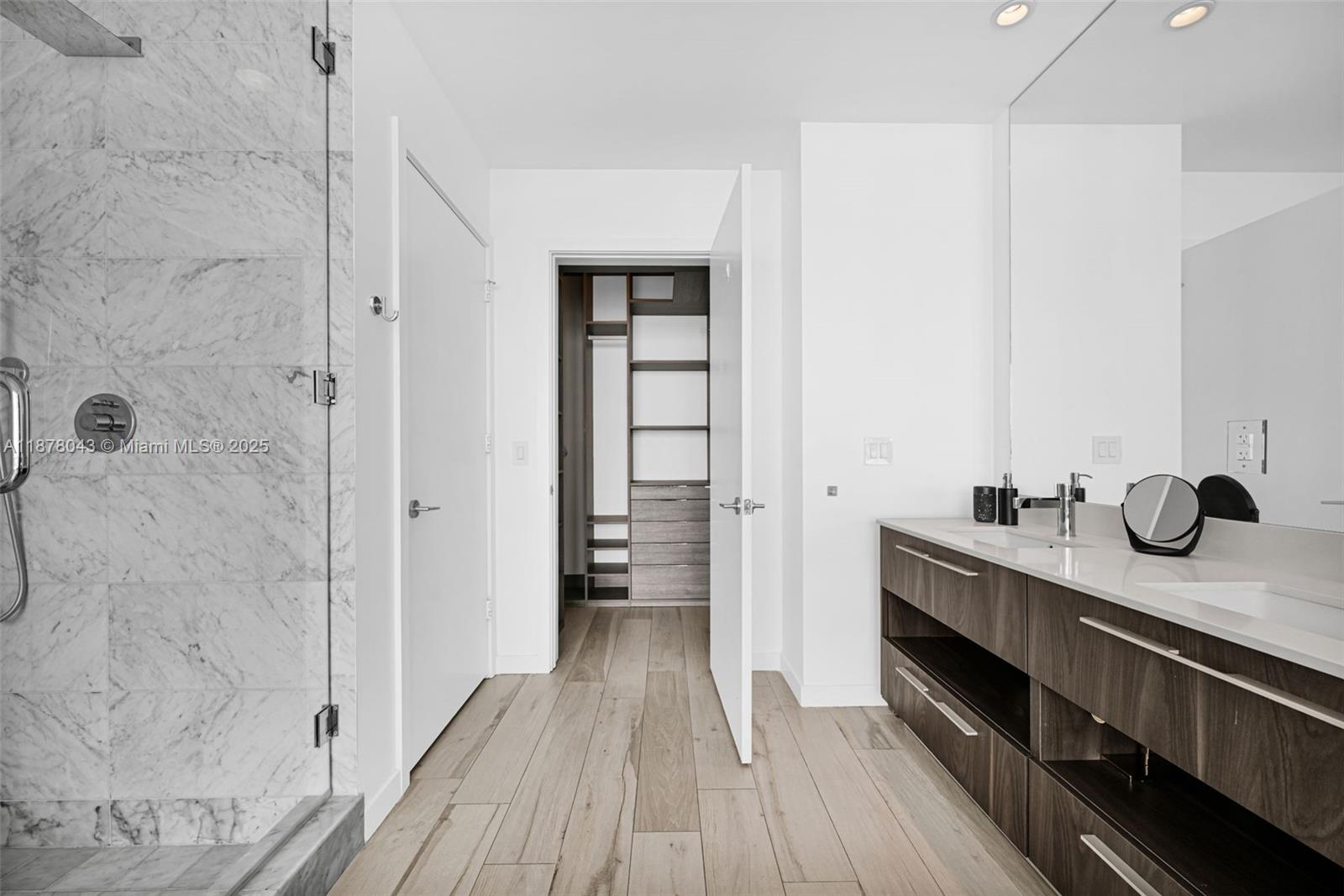 480 NE 31st St # 3806