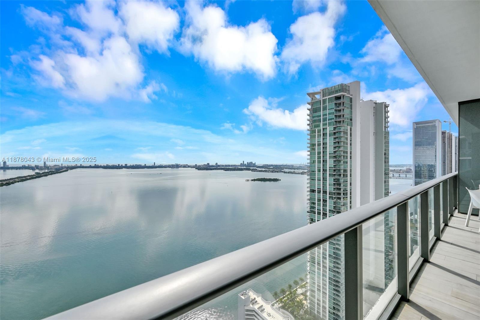 480 NE 31st St # 3806