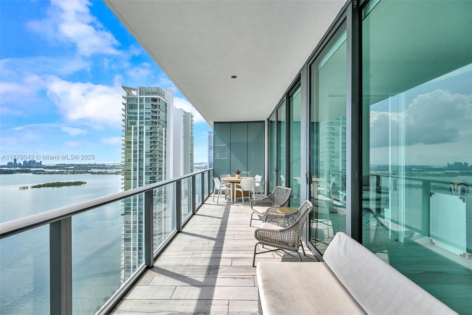 480 NE 31st St # 3806