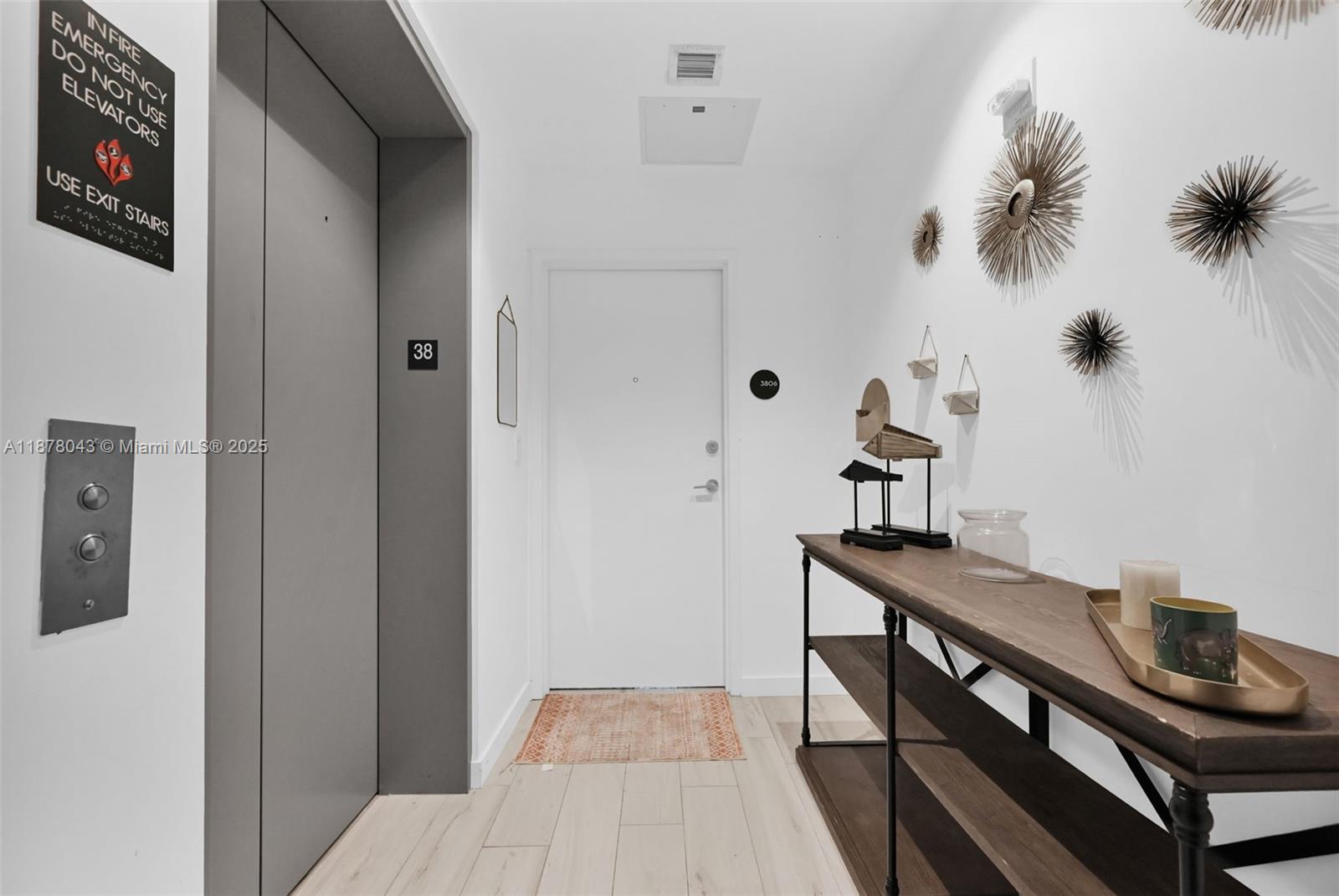 480 NE 31st St # 3806