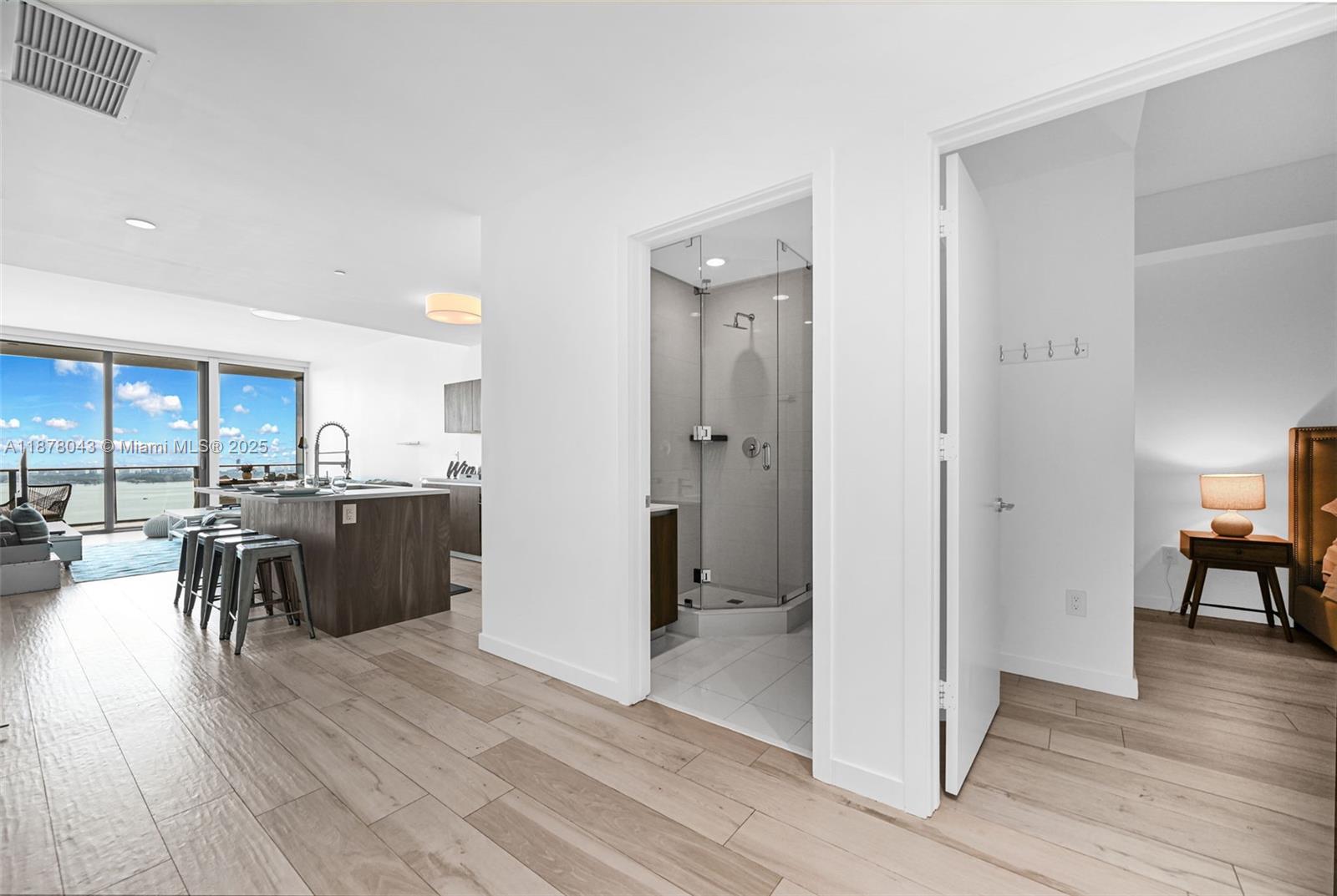 480 NE 31st St # 3806