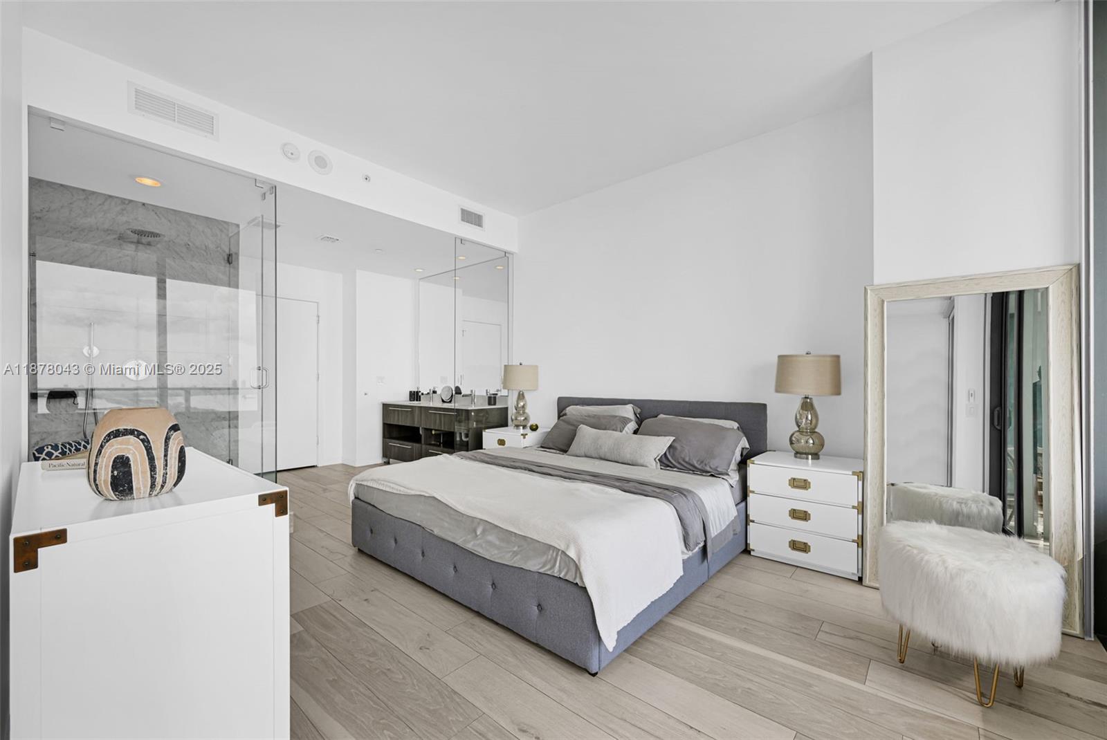 480 NE 31st St # 3806