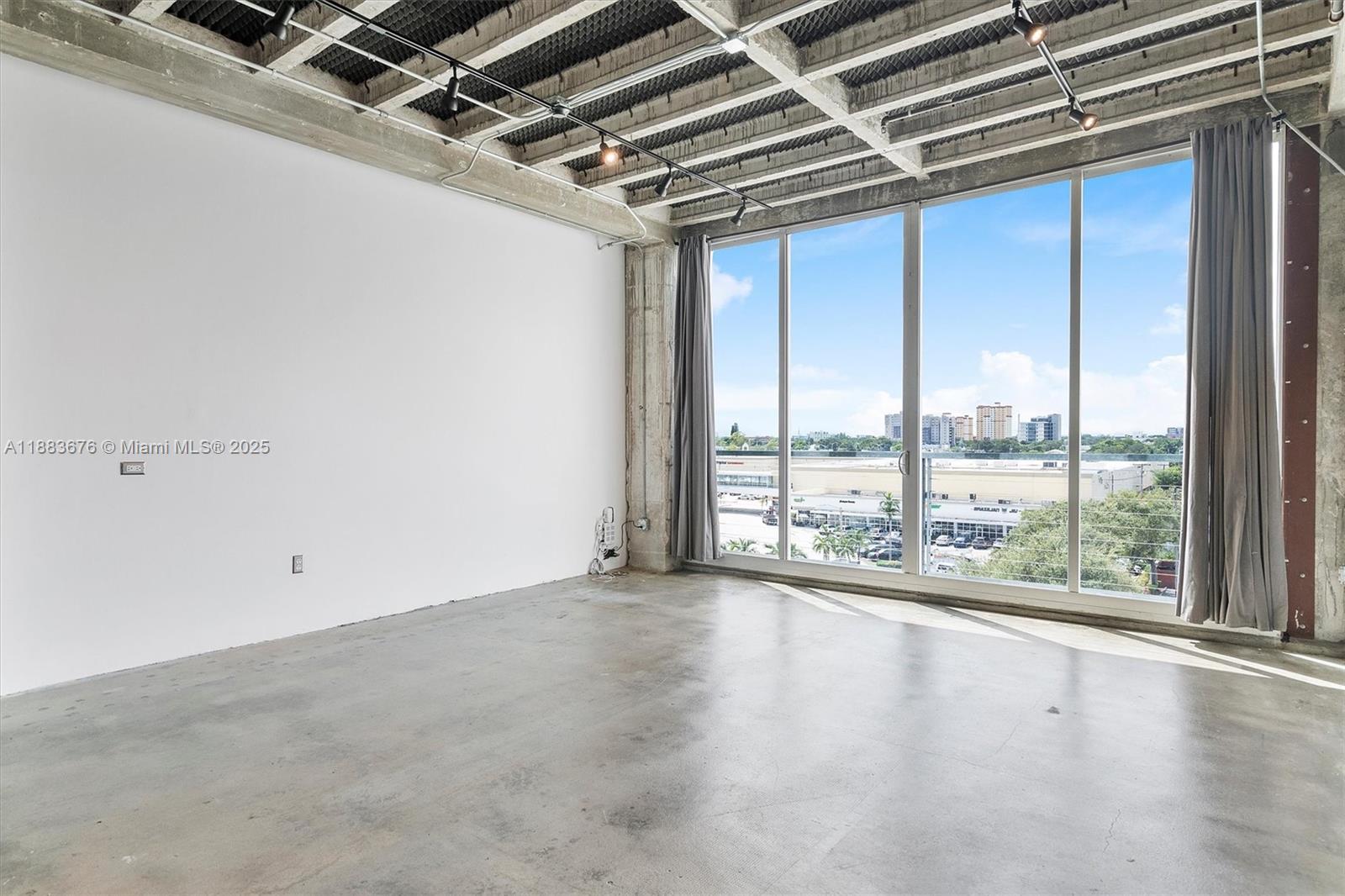 8101 Biscayne Blvd # 515 Unit: R-515