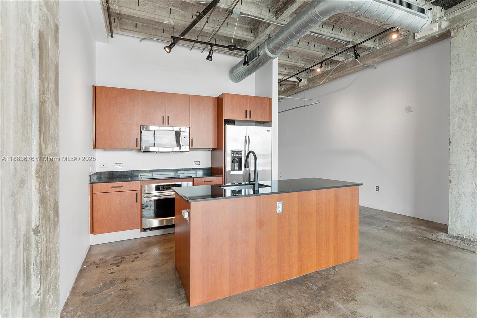 8101 Biscayne Blvd # 515 Unit: R-515