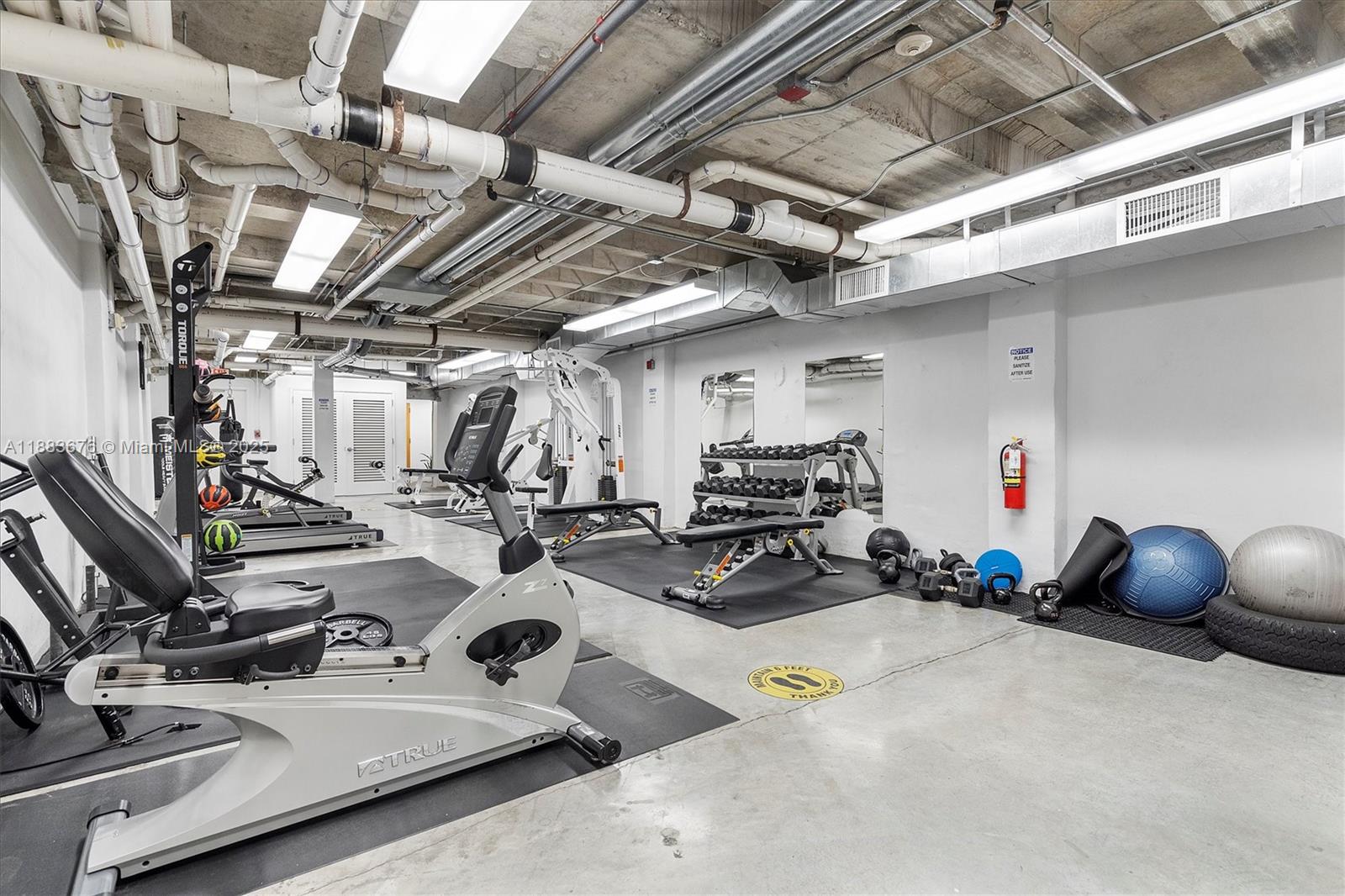 8101 Biscayne Blvd # 515 Unit: R-515