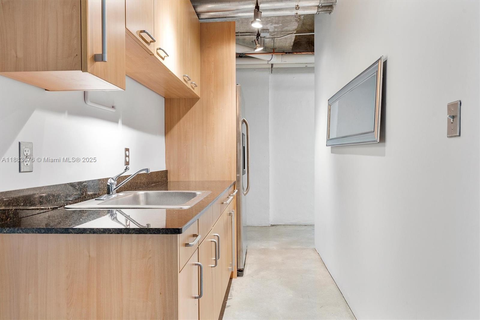 8101 Biscayne Blvd # 515 Unit: R-515