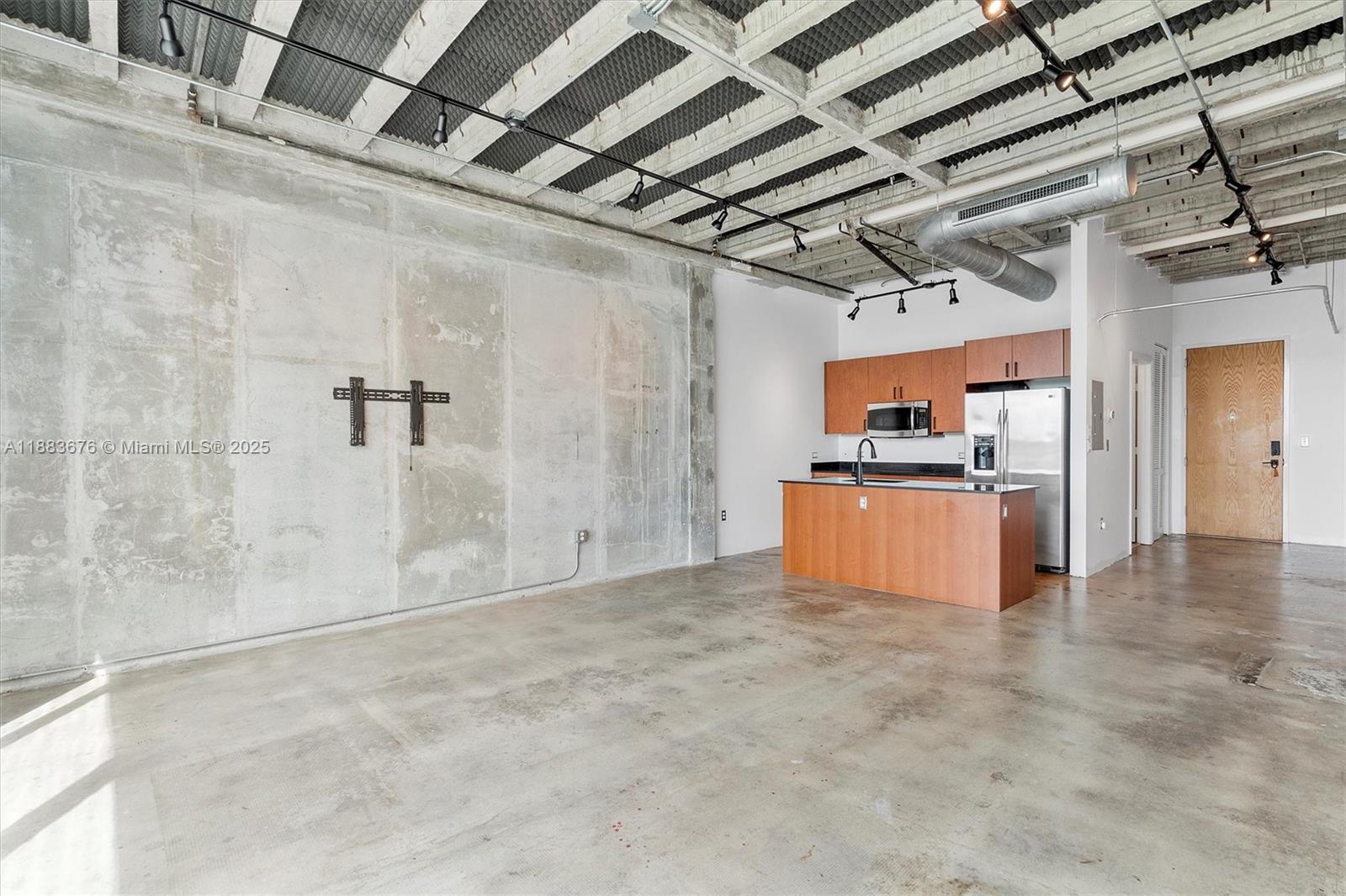 8101 Biscayne Blvd # 515 Unit: R-515