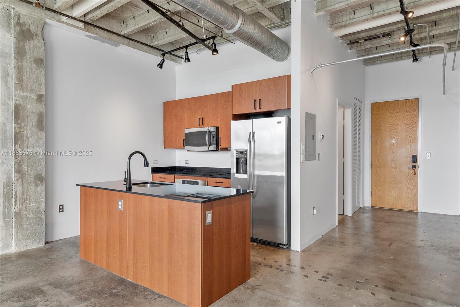 8101 Biscayne Blvd # 515 Unit: R-515