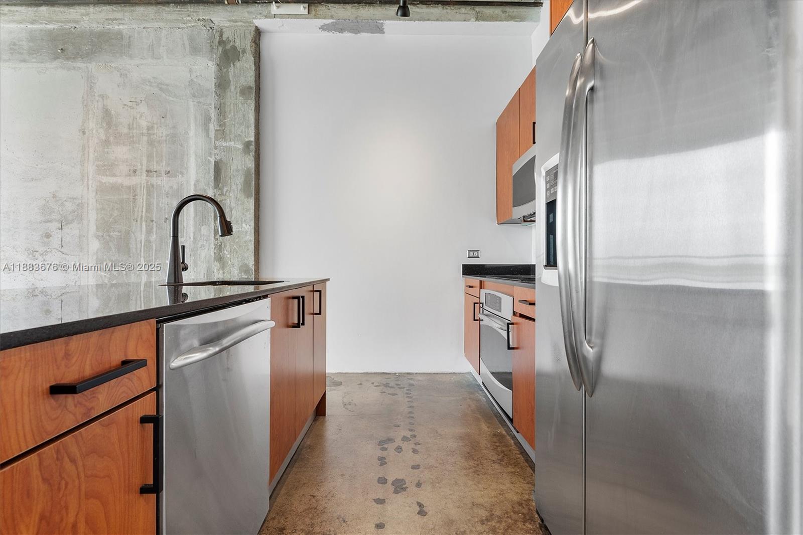 8101 Biscayne Blvd # 515 Unit: R-515