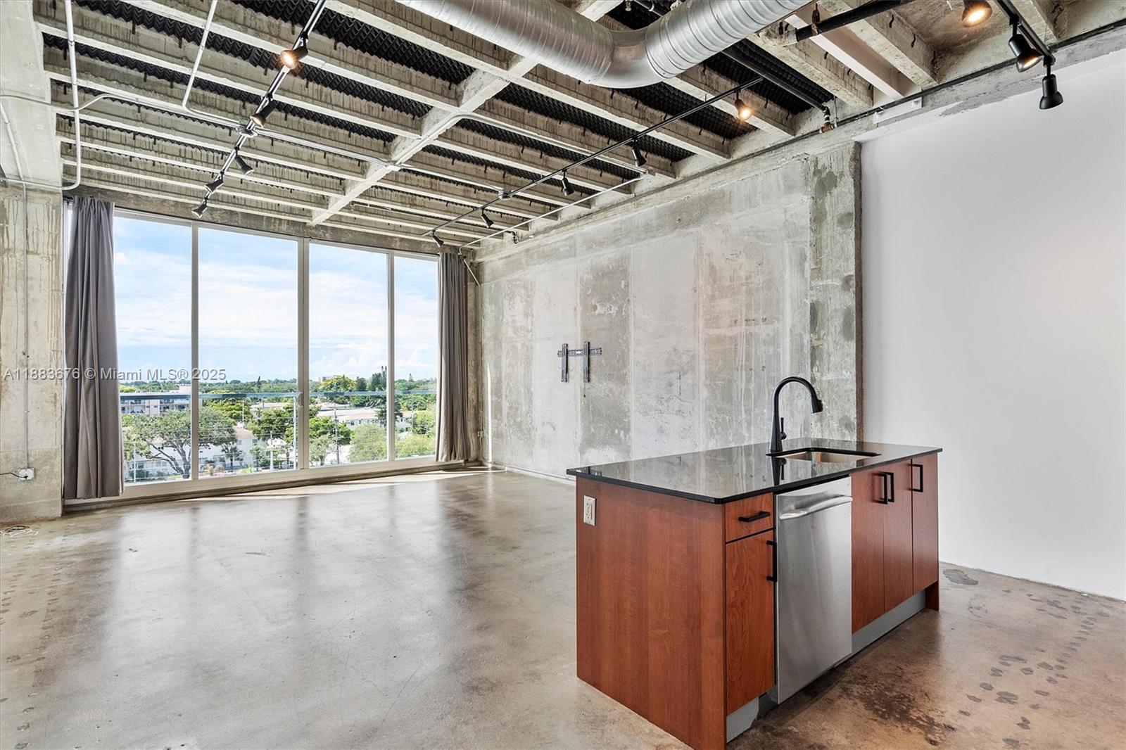 8101 Biscayne Blvd # 515 Unit: R-515