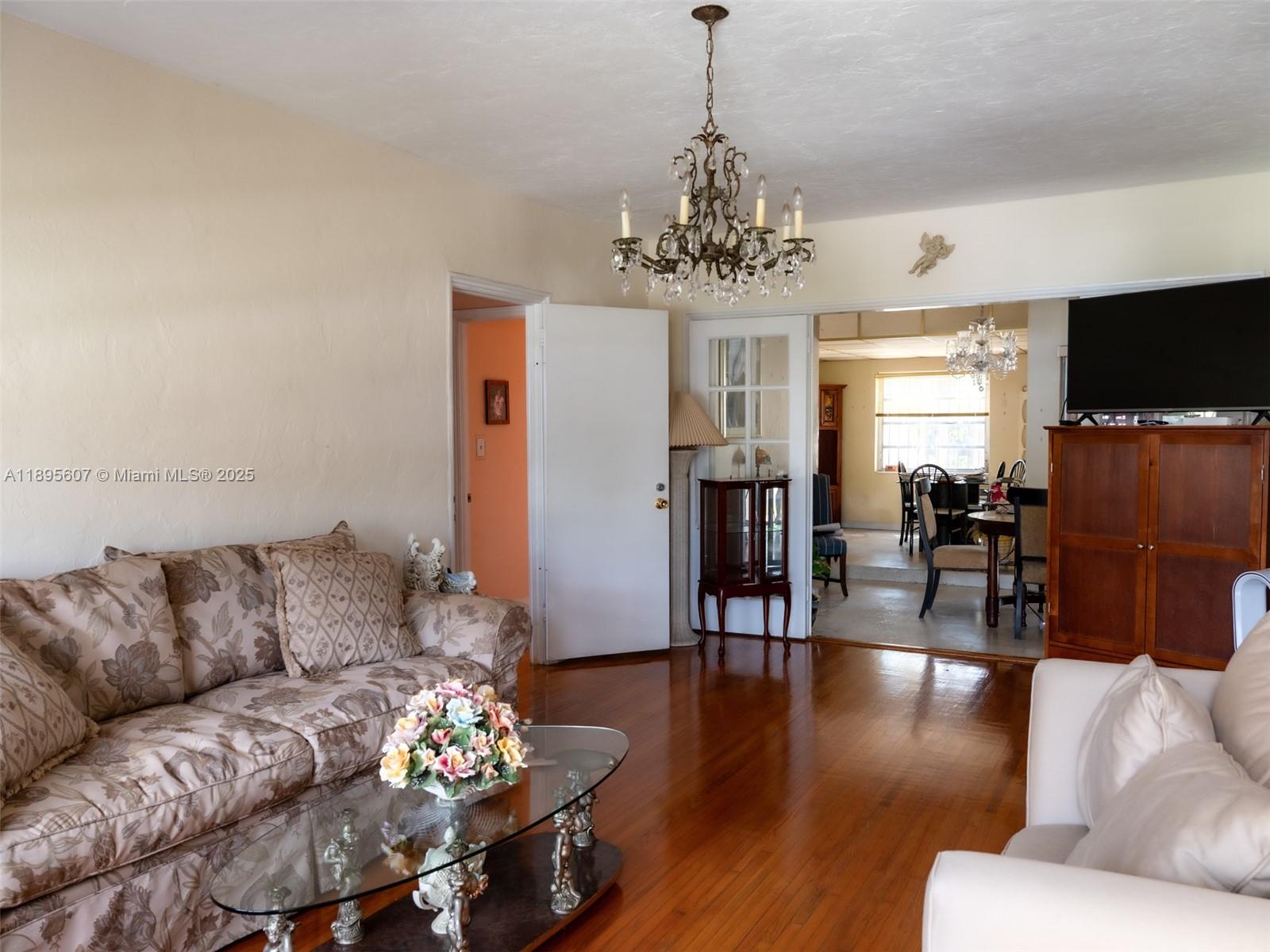1242 SW 21st Ter