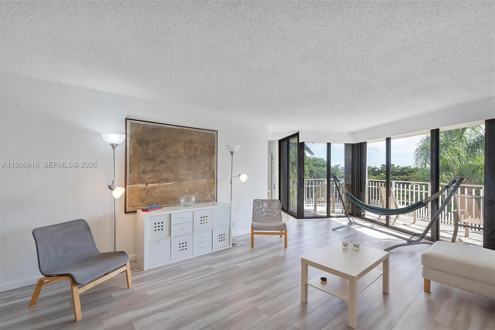 4000 Towerside Ter # 402, Miami Unit: 402
