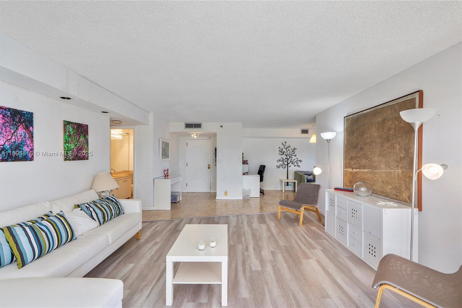 4000 Towerside Ter # 402, Miami Unit: 402