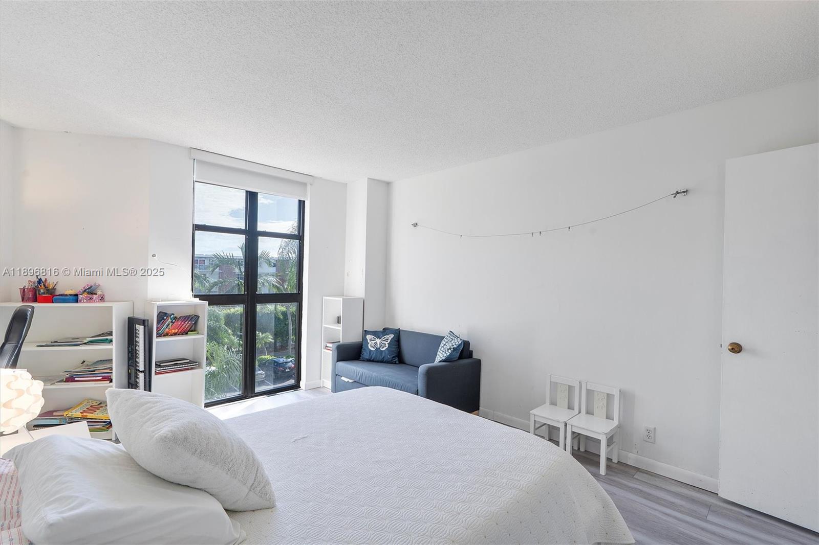 4000 Towerside Ter # 402, Miami Unit: 402