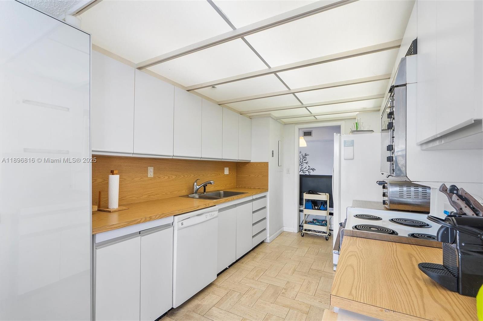 4000 Towerside Ter # 402, Miami Unit: 402