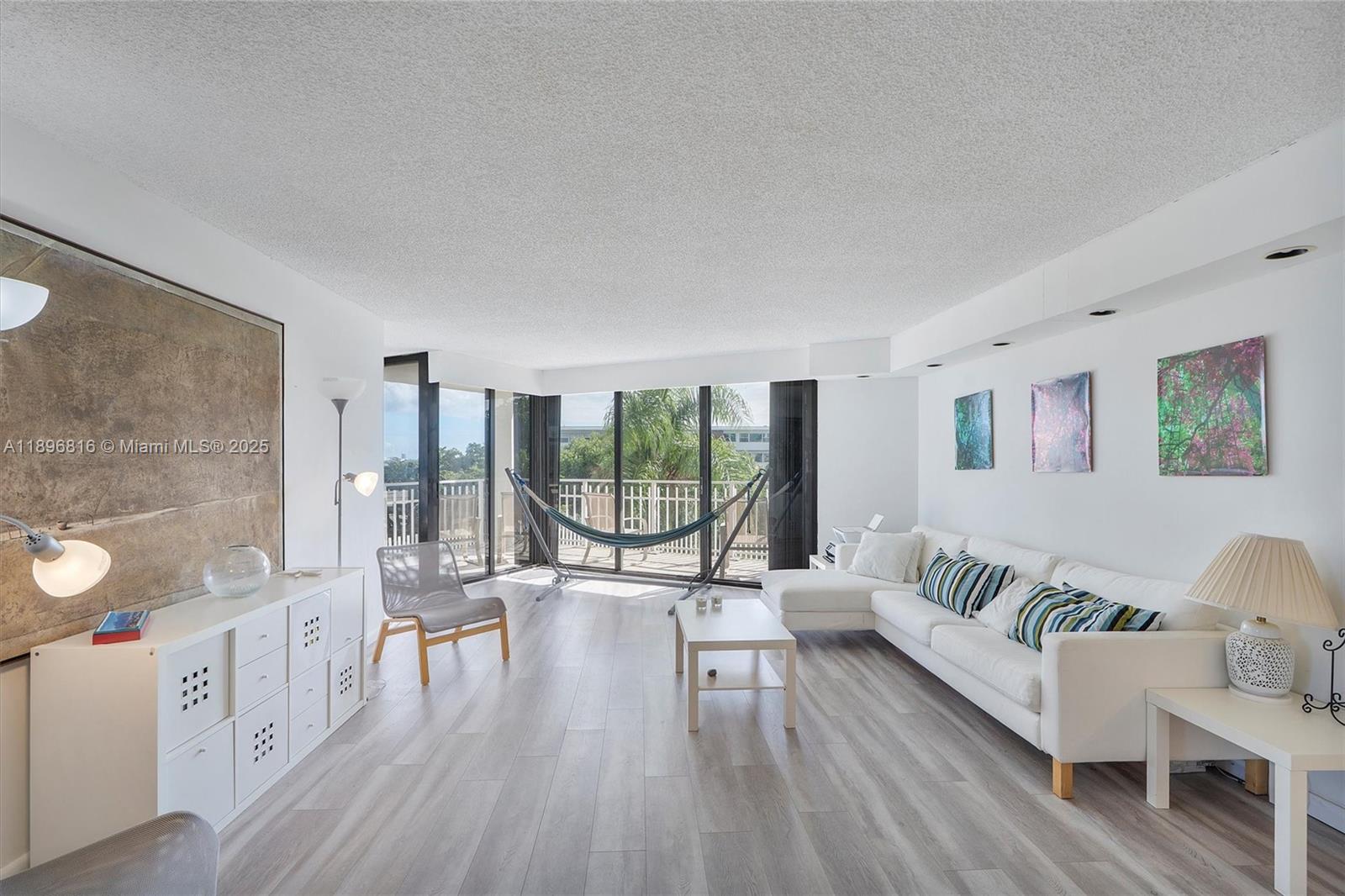 4000 Towerside Ter # 402, Miami Unit: 402