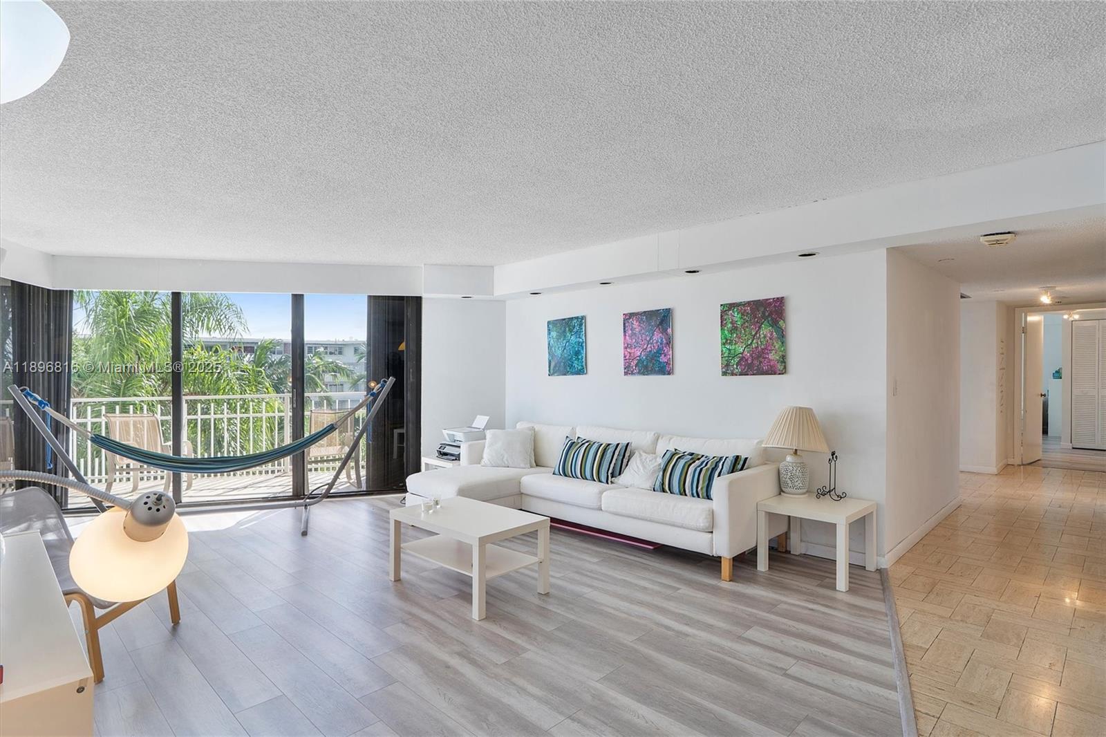 4000 Towerside Ter # 402, Miami Unit: 402