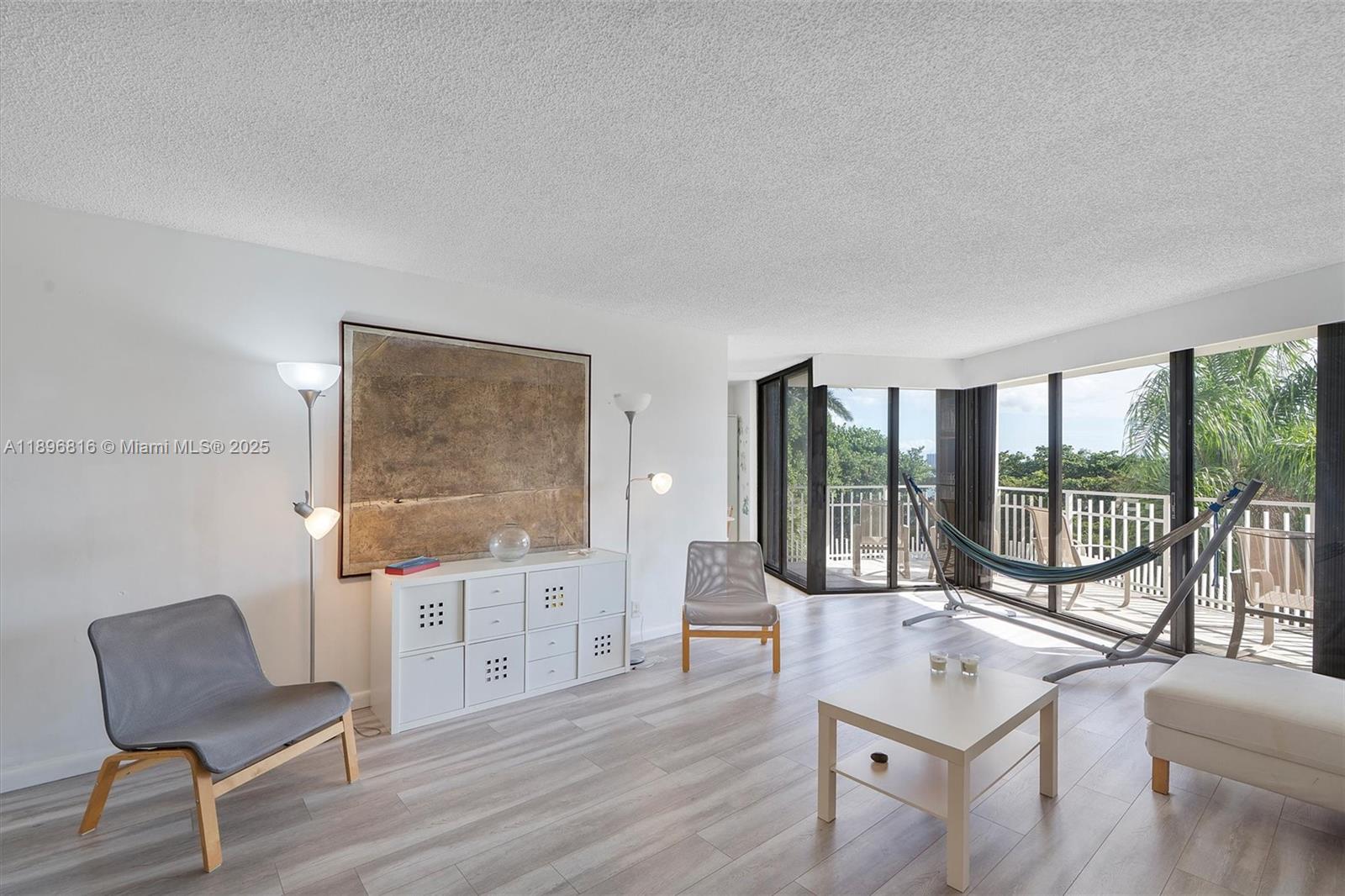 4000 Towerside Ter # 402, Miami Unit: 402