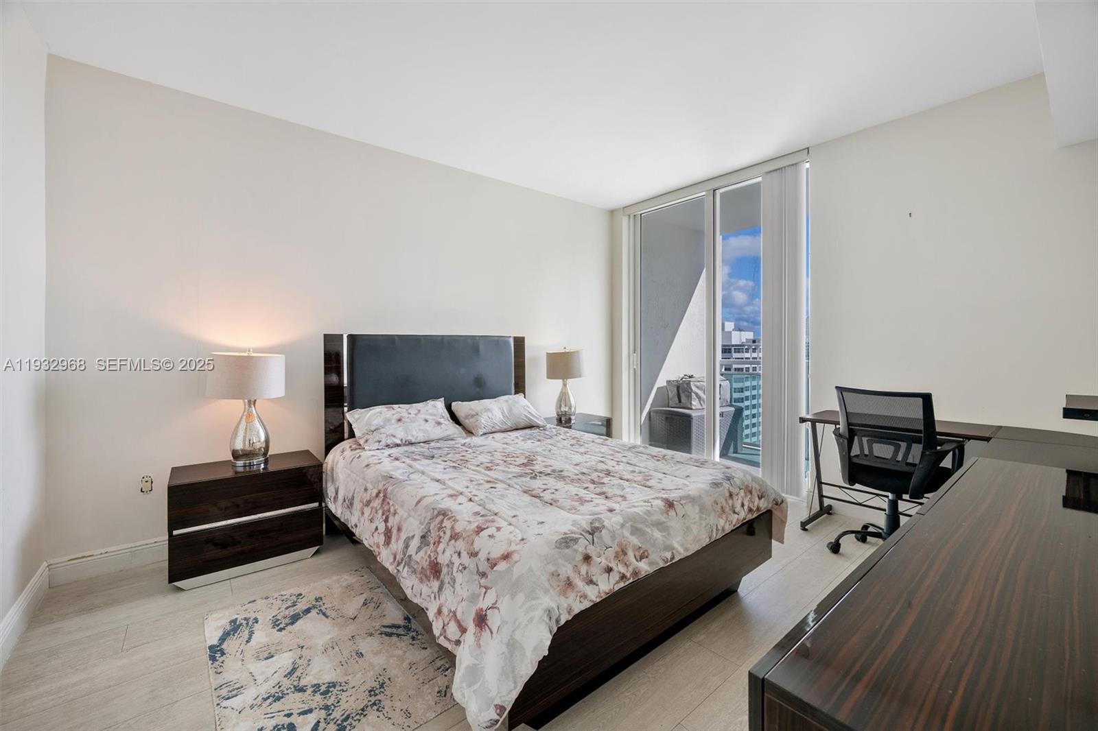 951 Brickell Ave # 1806