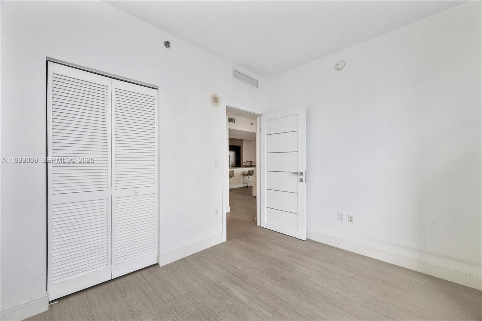 951 Brickell Ave # 1806