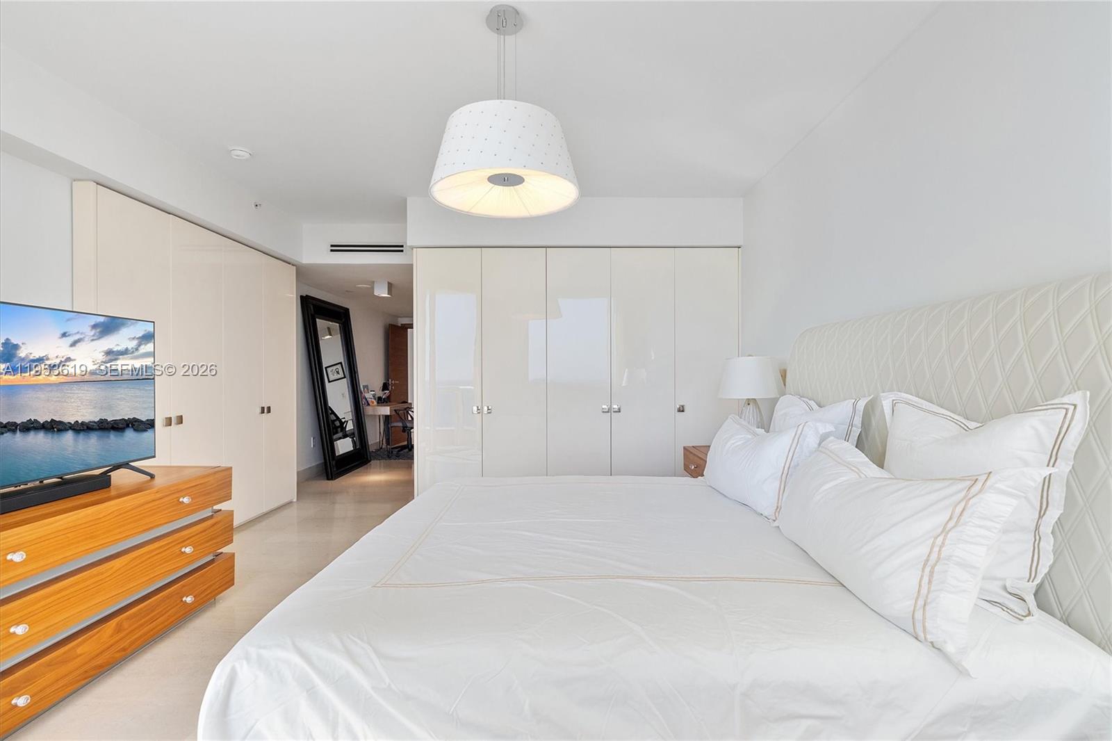 17875 Collins Ave # 1906