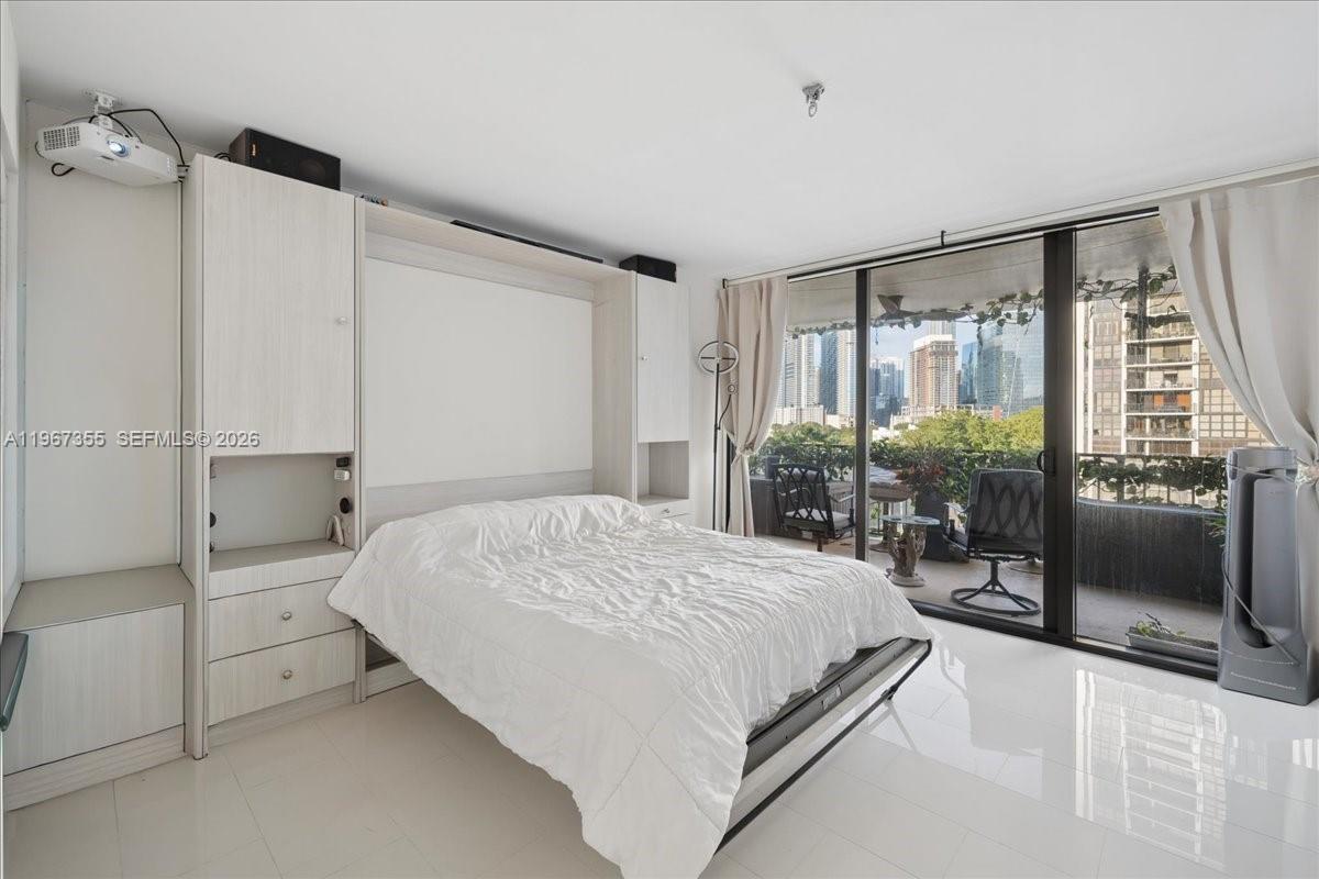 1915 Brickell Ave # 801