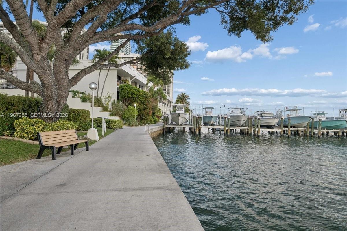 1915 Brickell Ave # 801