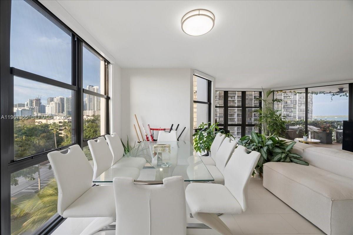 1915 Brickell Ave # 801