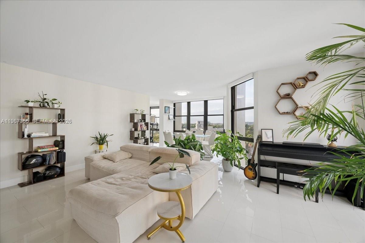 1915 Brickell Ave # 801