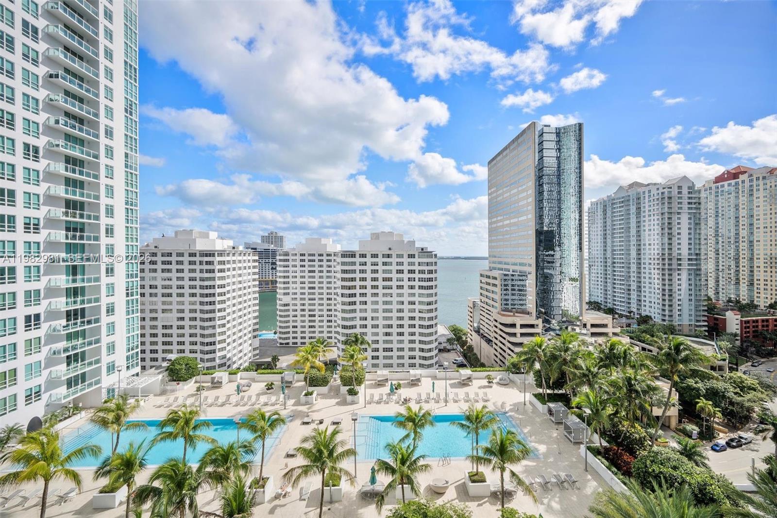 951 Brickell Ave # 1806