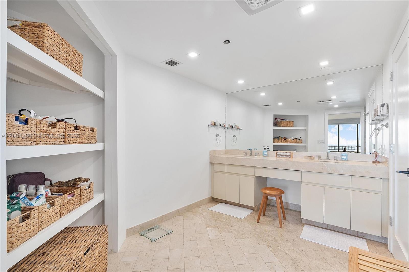 11113 Biscayne Blvd # 2051
