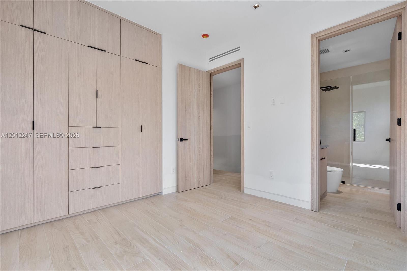 4719 N Miami Ave Unit: 2