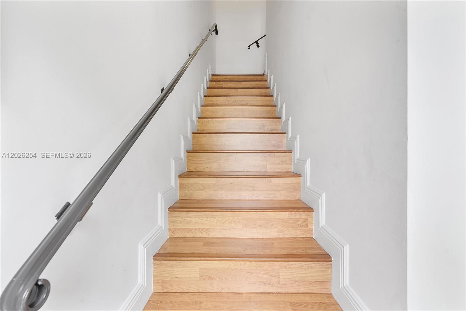 2704 NE 184th Ter