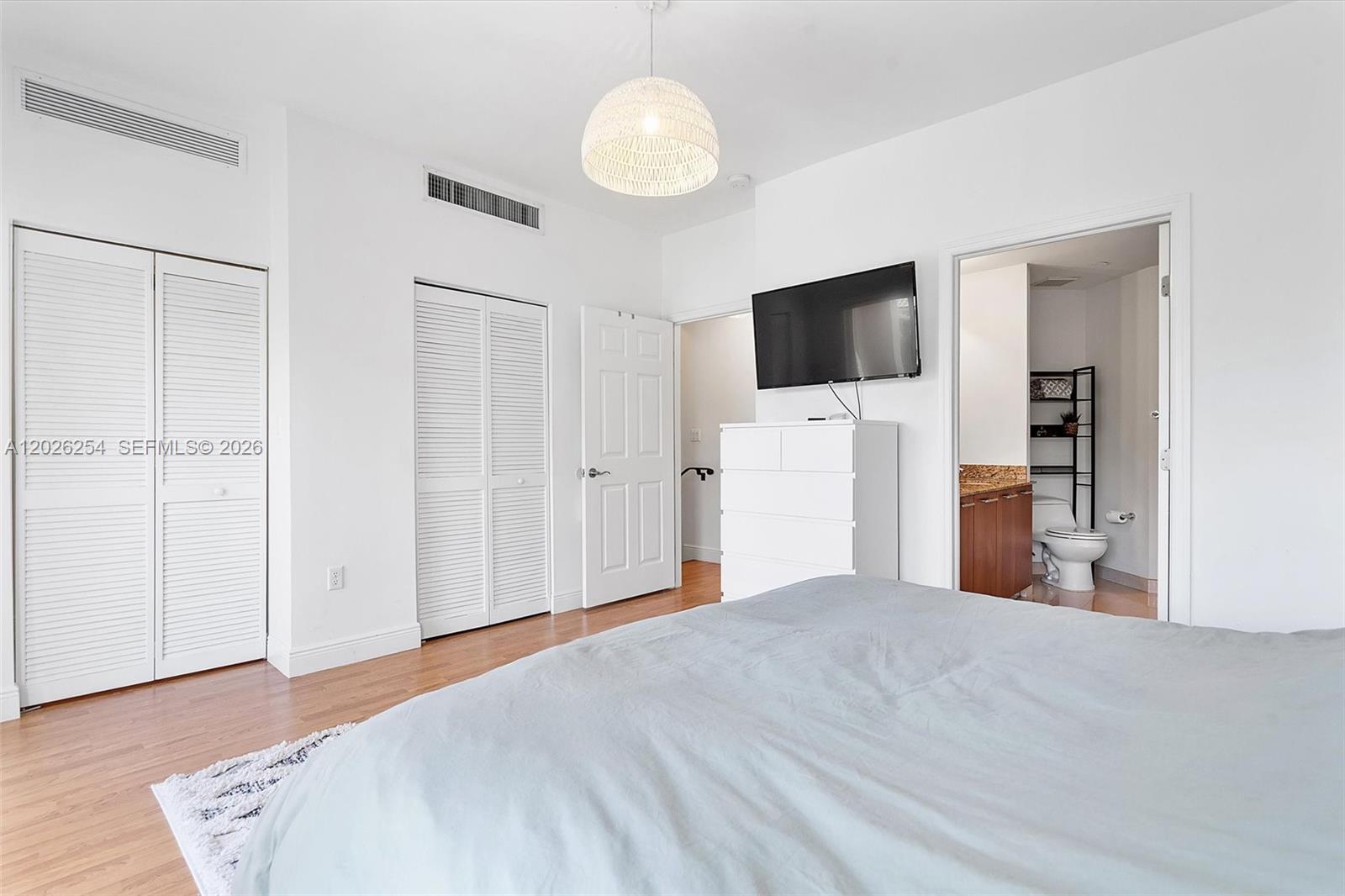 2704 NE 184th Ter