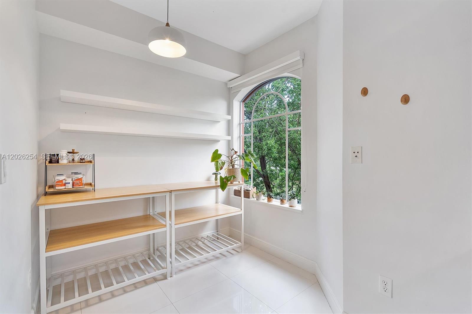 2704 NE 184th Ter