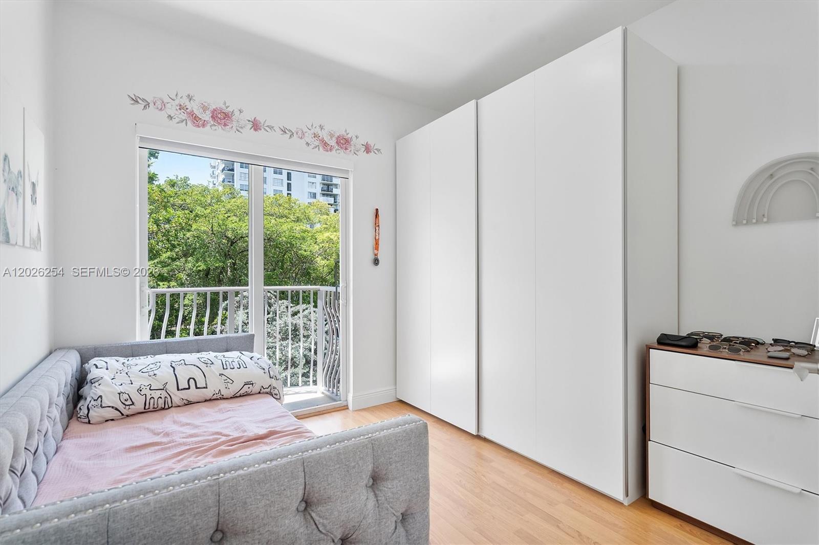 2704 NE 184th Ter