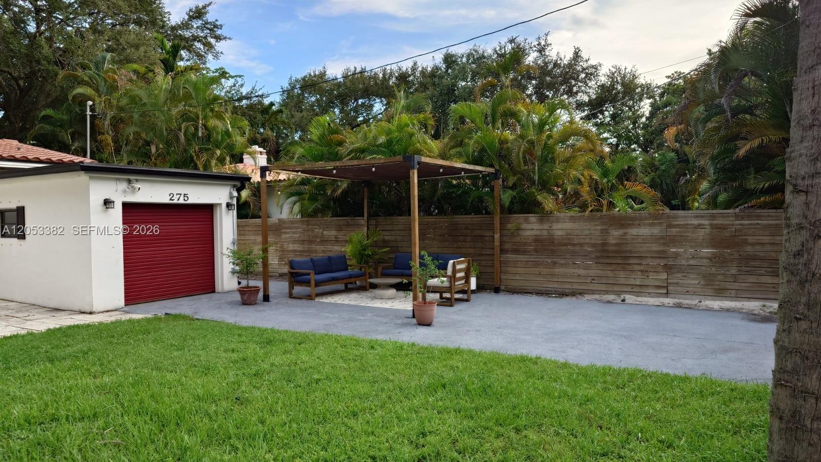 275 NE 94th St