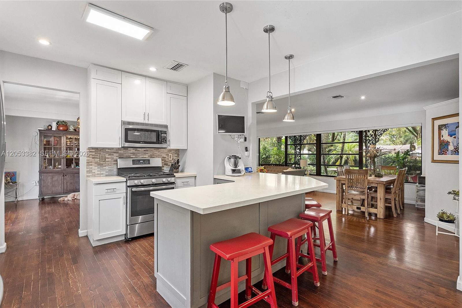 275 NE 94th St