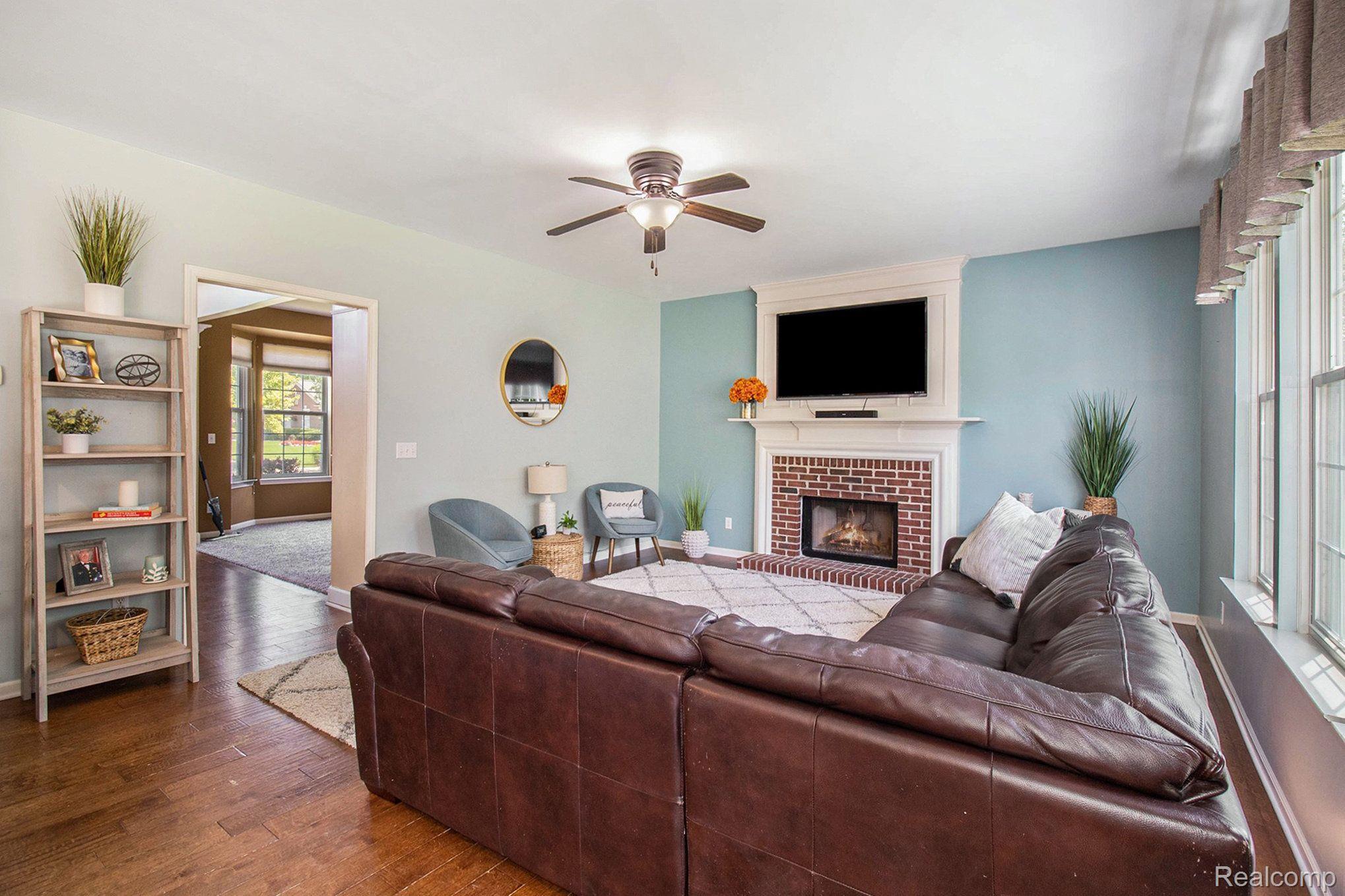 6161 CREEKSIDE Court