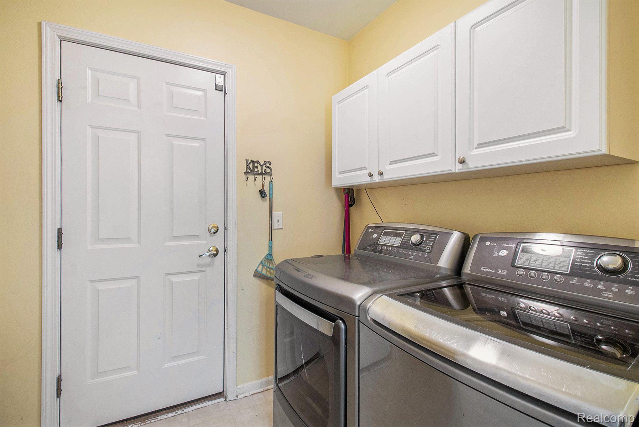 6161 CREEKSIDE Court