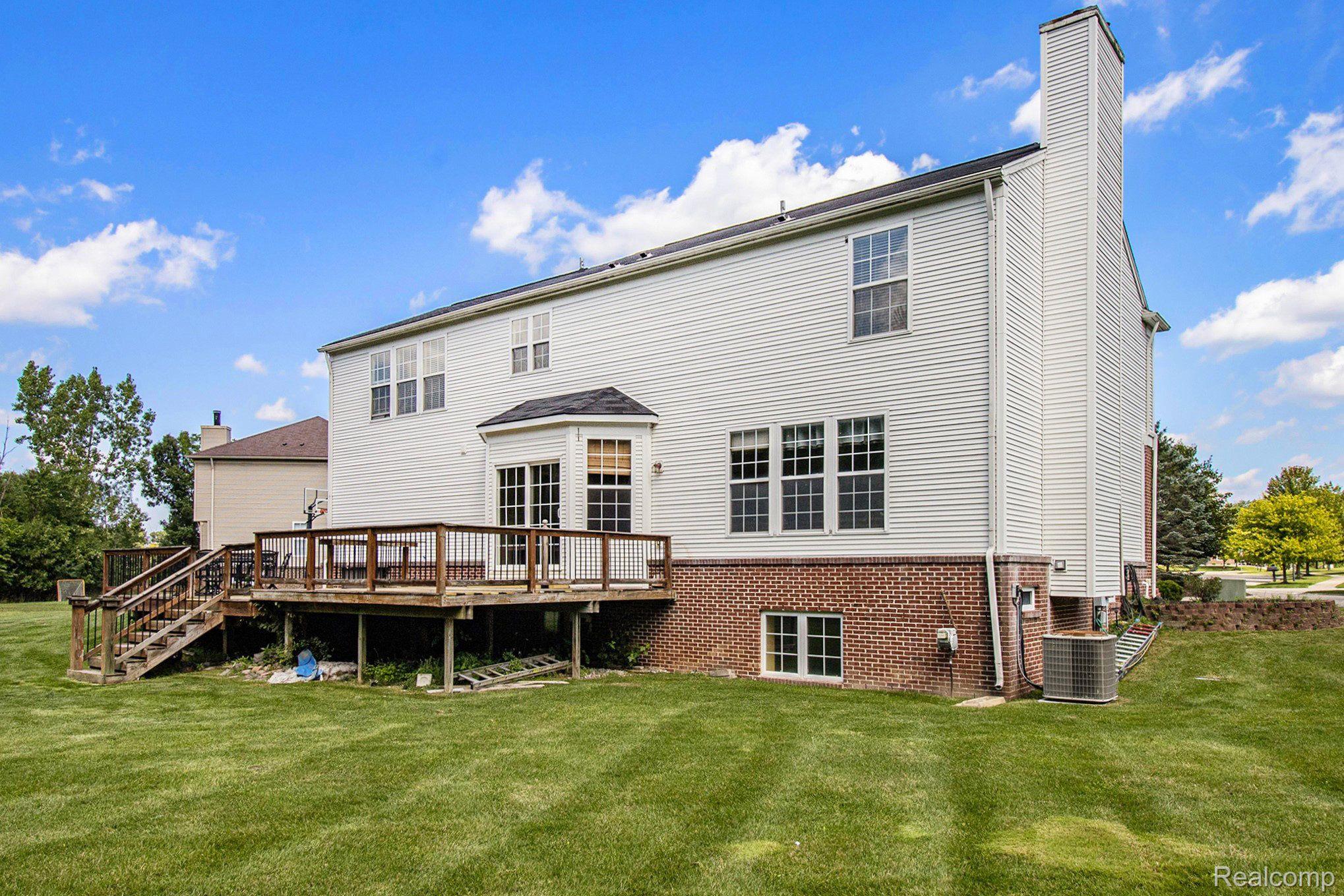 6161 CREEKSIDE Court