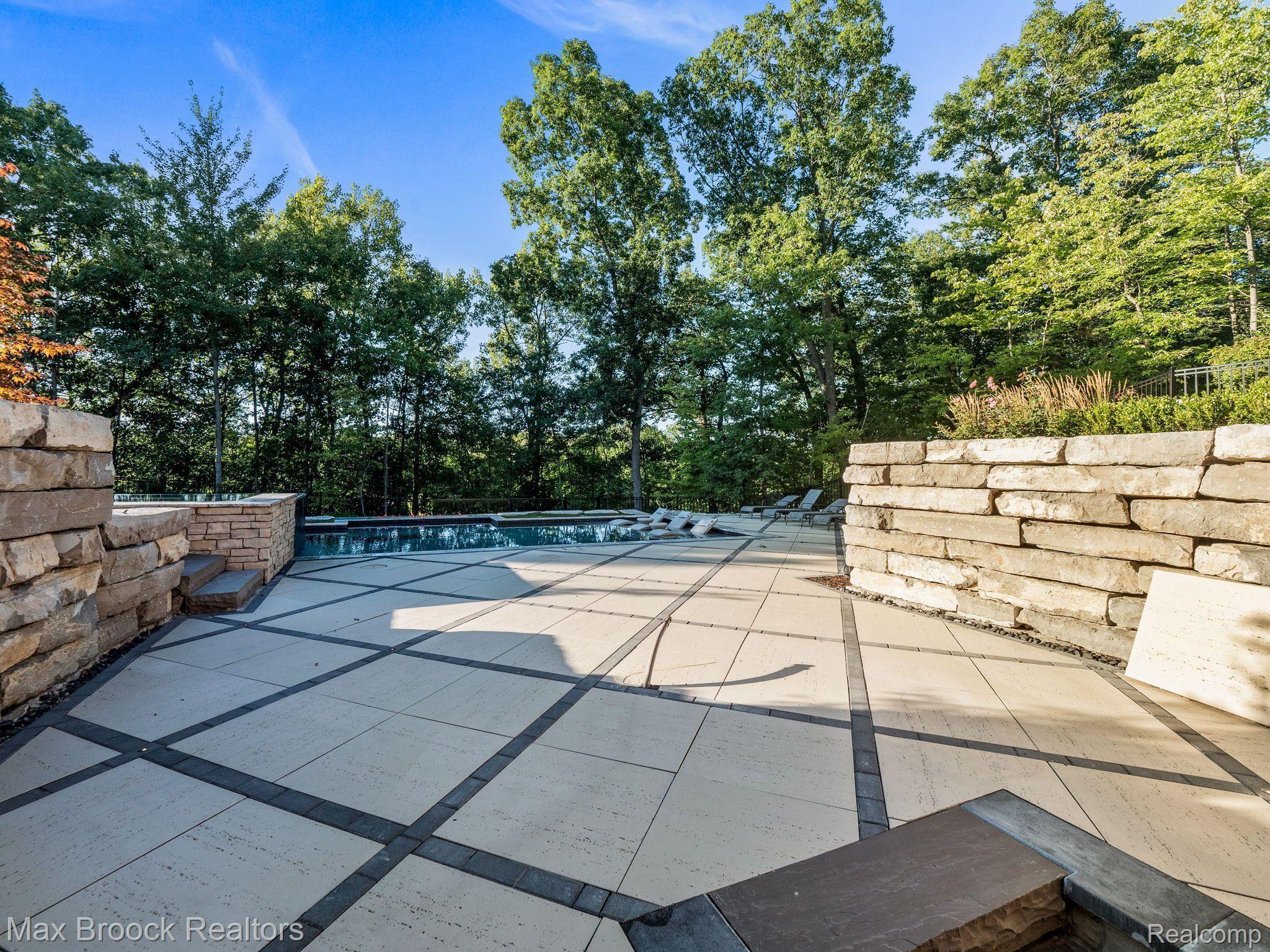 12385 BOULDER Pass