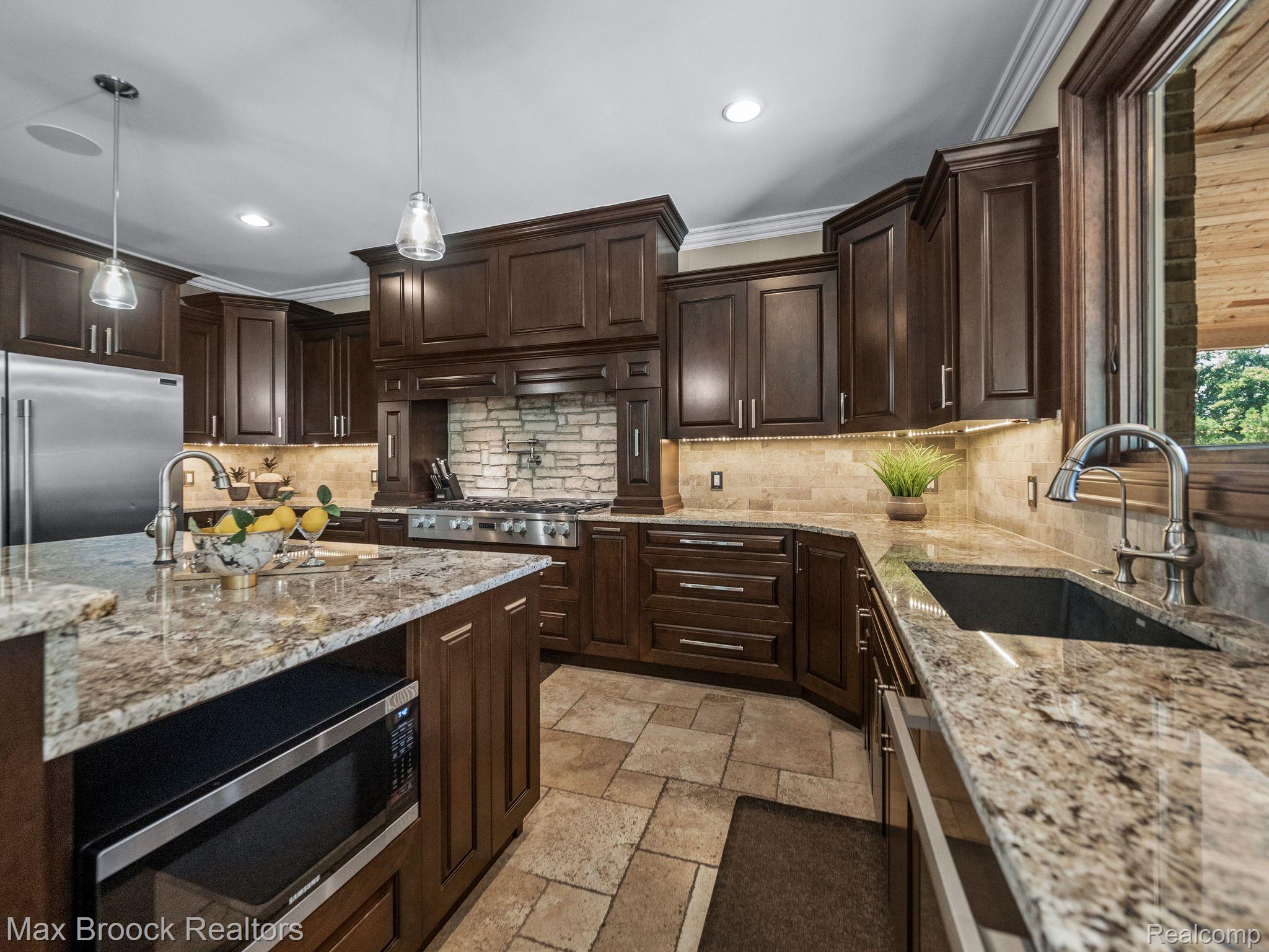 12385 BOULDER Pass